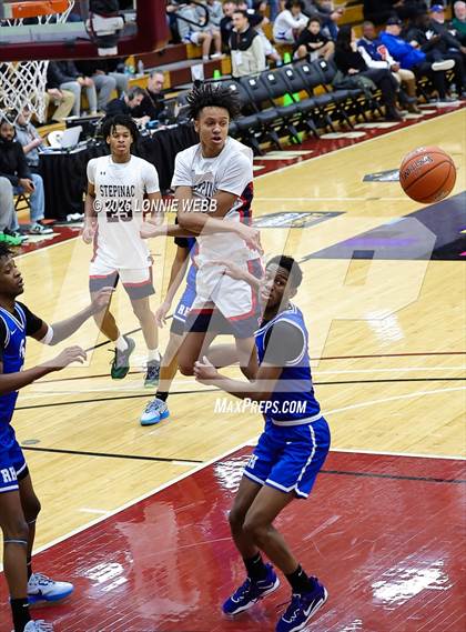 Thumbnail 3 in Archbishop Stepinac vs. Richmond Heights (Army National Guard Hoophall Classic) photogallery.