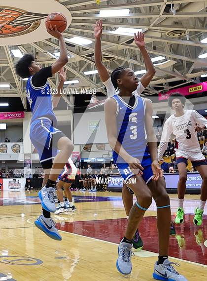 Thumbnail 1 in Archbishop Stepinac vs. Richmond Heights (Army National Guard Hoophall Classic) photogallery.