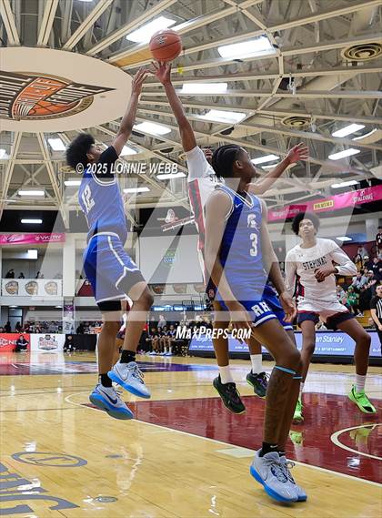 Thumbnail 2 in Archbishop Stepinac vs. Richmond Heights (Army National Guard Hoophall Classic) photogallery.