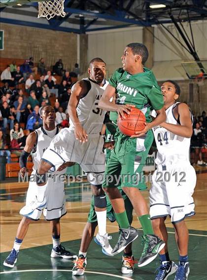 Thumbnail 3 in Farmingdale vs Uniondale (Class AA Semifinal) photogallery.