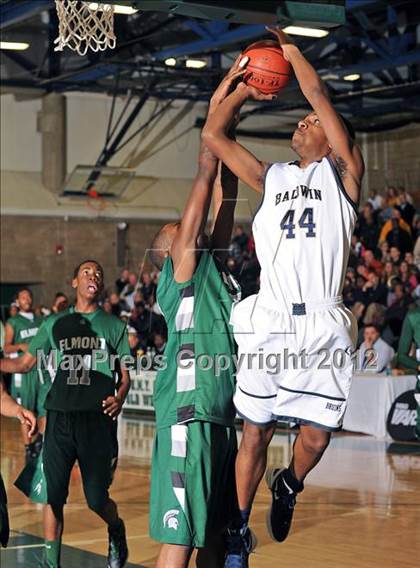 Thumbnail 1 in Farmingdale vs Uniondale (Class AA Semifinal) photogallery.