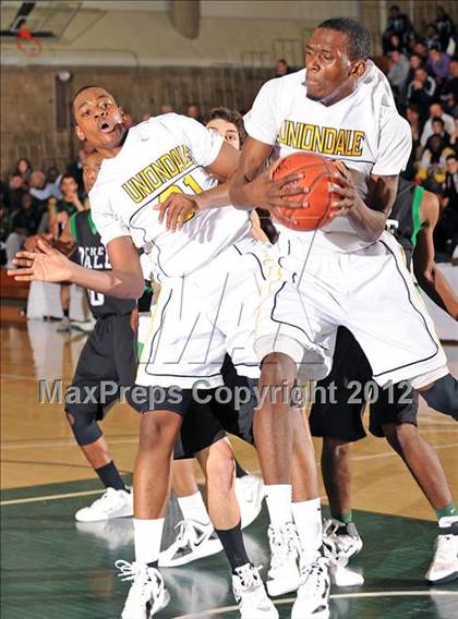 Thumbnail 1 in Farmingdale vs Uniondale (Class AA Semifinal) photogallery.