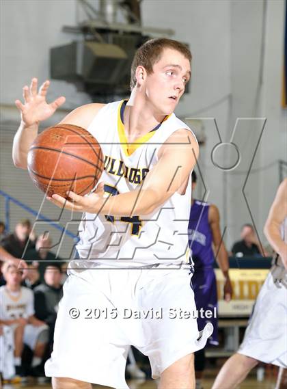 Thumbnail 2 in Sacramento vs. Gridley (Gridley Invitational) photogallery.