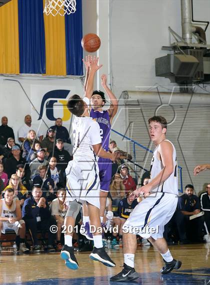 Thumbnail 3 in Sacramento vs. Gridley (Gridley Invitational) photogallery.