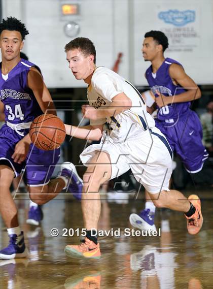 Thumbnail 1 in Sacramento vs. Gridley (Gridley Invitational) photogallery.
