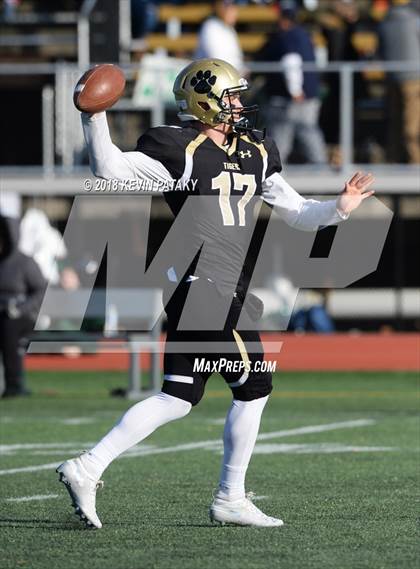 Thumbnail 2 in Maloney vs. Daniel Hand (CIAC Class L Final) photogallery.