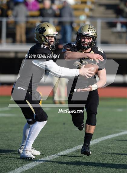 Thumbnail 3 in Maloney vs. Daniel Hand (CIAC Class L Final) photogallery.