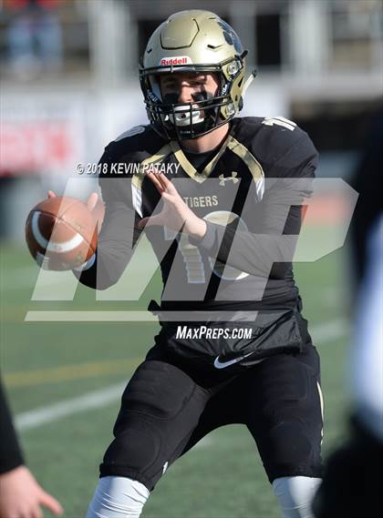 Thumbnail 2 in Maloney vs. Daniel Hand (CIAC Class L Final) photogallery.