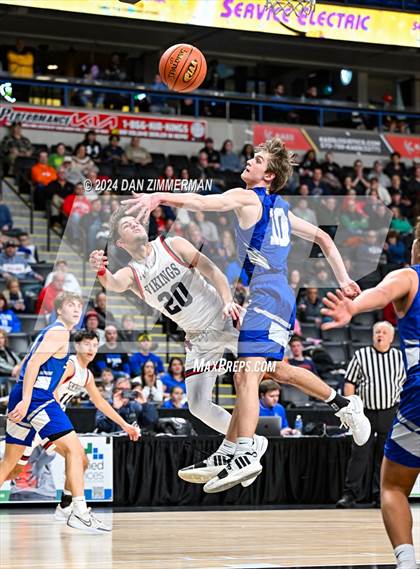 Thumbnail 3 in Riverside vs Mid Valley (PIAA District II 3A Final) photogallery.