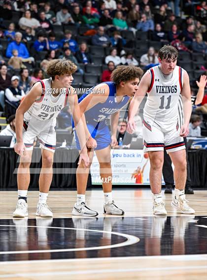 Thumbnail 3 in Riverside vs Mid Valley (PIAA District II 3A Final) photogallery.