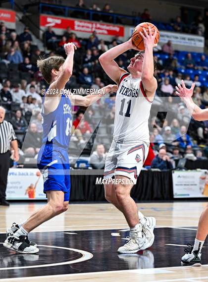 Thumbnail 2 in Riverside vs Mid Valley (PIAA District II 3A Final) photogallery.