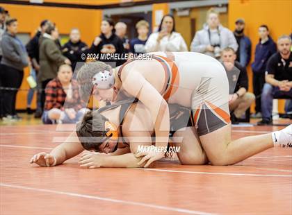 Thumbnail 3 in 56th Akron Holiday Tournament (semi-finals) photogallery.