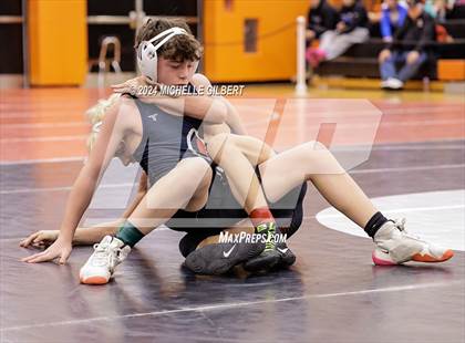 Thumbnail 2 in 56th Akron Holiday Tournament (semi-finals) photogallery.