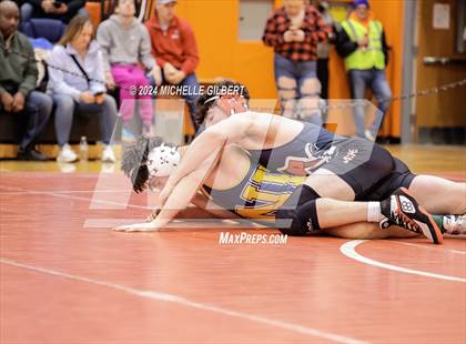 Thumbnail 2 in 56th Akron Holiday Tournament (semi-finals) photogallery.
