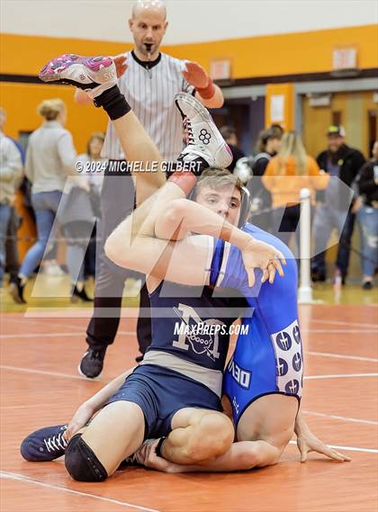 Thumbnail 1 in 56th Akron Holiday Tournament (semi-finals) photogallery.