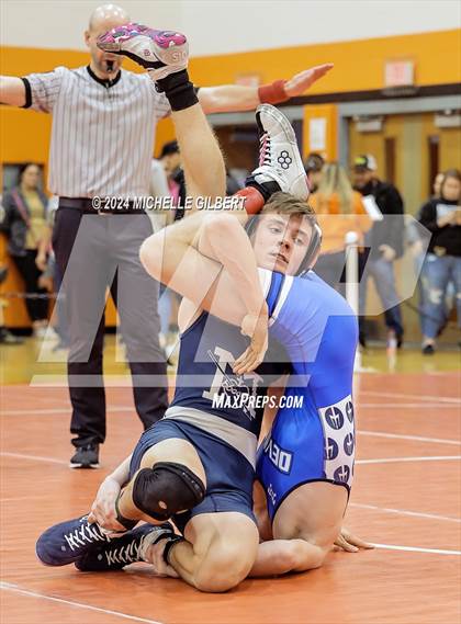 Thumbnail 2 in 56th Akron Holiday Tournament (semi-finals) photogallery.