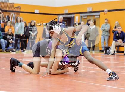 Thumbnail 3 in 56th Akron Holiday Tournament (semi-finals) photogallery.