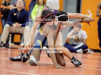 Thumbnail 2 in 56th Akron Holiday Tournament (semi-finals) photogallery.