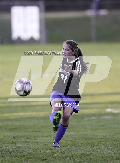 Thumbnail 2 in Staples vs Darien (FCIAC Quarterfinal) photogallery.