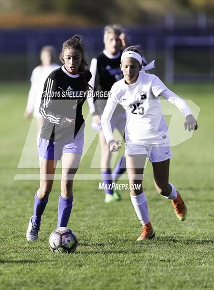 Thumbnail 1 in Staples vs Darien (FCIAC Quarterfinal) photogallery.