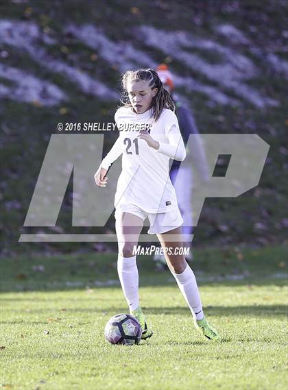 Thumbnail 1 in Staples vs Darien (FCIAC Quarterfinal) photogallery.
