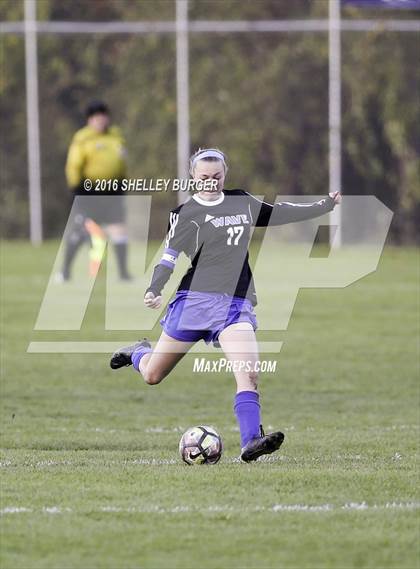 Thumbnail 1 in Staples vs Darien (FCIAC Quarterfinal) photogallery.