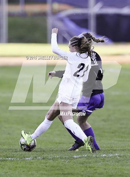 Thumbnail 3 in Staples vs Darien (FCIAC Quarterfinal) photogallery.