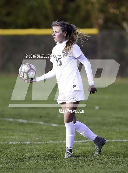Thumbnail 2 in Staples vs Darien (FCIAC Quarterfinal) photogallery.