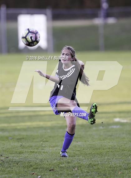 Thumbnail 1 in Staples vs Darien (FCIAC Quarterfinal) photogallery.