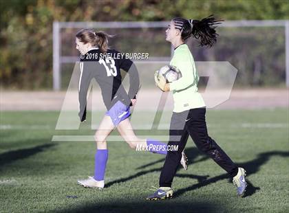 Thumbnail 3 in Staples vs Darien (FCIAC Quarterfinal) photogallery.