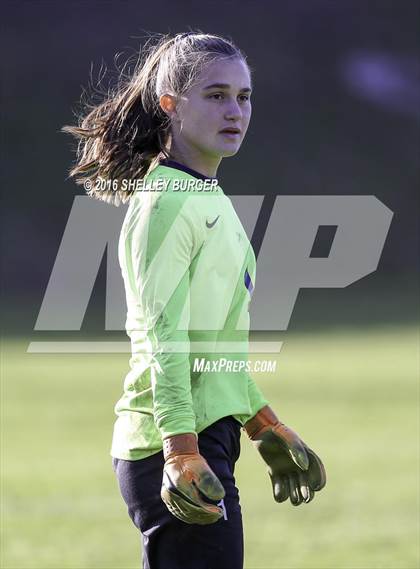 Thumbnail 1 in Staples vs Darien (FCIAC Quarterfinal) photogallery.