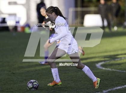 Thumbnail 2 in Staples vs Darien (FCIAC Quarterfinal) photogallery.