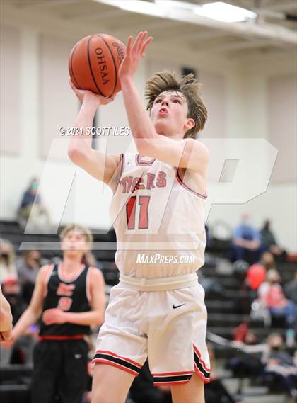 Thumbnail 3 in Amanda-Clearcreek @ Circleville photogallery.