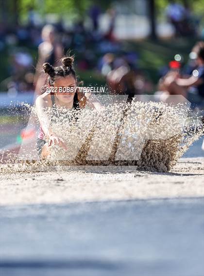 Thumbnail 2 in CIF Girls Central Section Track & Field Championships photogallery.