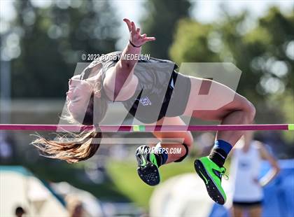 Thumbnail 2 in CIF Girls Central Section Track & Field Championships photogallery.