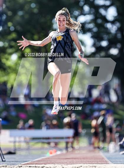 Thumbnail 3 in CIF Girls Central Section Track & Field Championships photogallery.