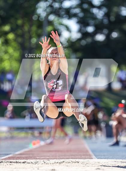 Thumbnail 3 in CIF Girls Central Section Track & Field Championships photogallery.