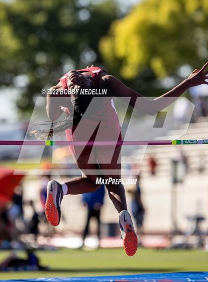 Thumbnail 2 in CIF Girls Central Section Track & Field Championships photogallery.