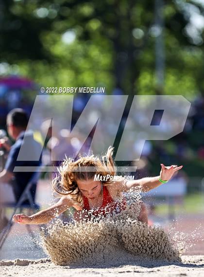 Thumbnail 3 in CIF Girls Central Section Track & Field Championships photogallery.