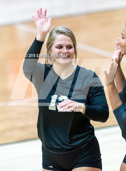Thumbnail 2 in Pius X vs. Lincoln Southeast (NSAA District Tournament) photogallery.