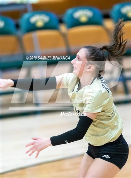 Thumbnail 3 in Pius X vs. Lincoln Southeast (NSAA District Tournament) photogallery.