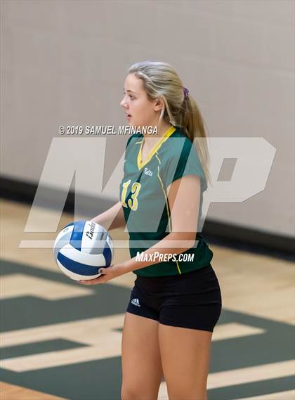 Thumbnail 3 in Pius X vs. Lincoln Southeast (NSAA District Tournament) photogallery.