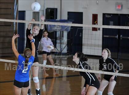 Thumbnail 3 in Rochester @ Farmington photogallery.