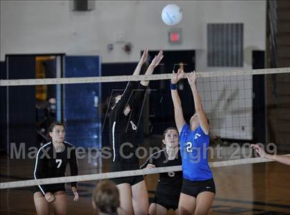 Thumbnail 3 in Rochester @ Farmington photogallery.