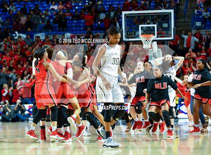 Thumbnail 3 in Bentonville vs Northside (AAA 6A State Final) photogallery.