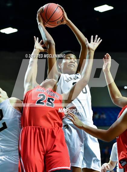 Thumbnail 3 in Bentonville vs Northside (AAA 6A State Final) photogallery.