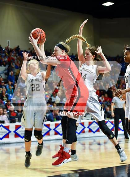 Thumbnail 2 in Bentonville vs Northside (AAA 6A State Final) photogallery.