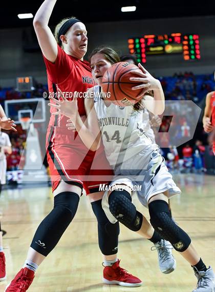 Thumbnail 2 in Bentonville vs Northside (AAA 6A State Final) photogallery.