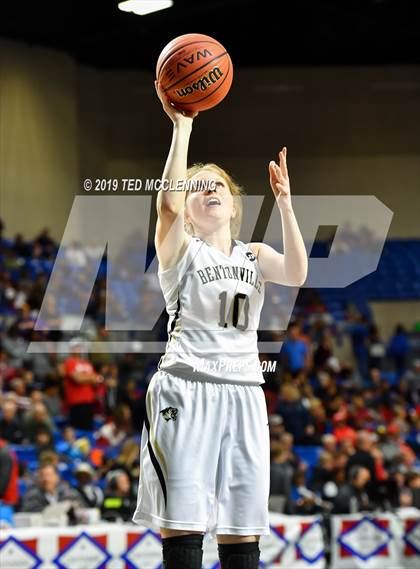Thumbnail 1 in Bentonville vs Northside (AAA 6A State Final) photogallery.