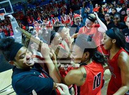 Thumbnail 1 in Bentonville vs Northside (AAA 6A State Final) photogallery.